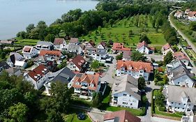 Ferien-Apartment Haubentaucher im Naturschutzgebiet mit Privatstrand